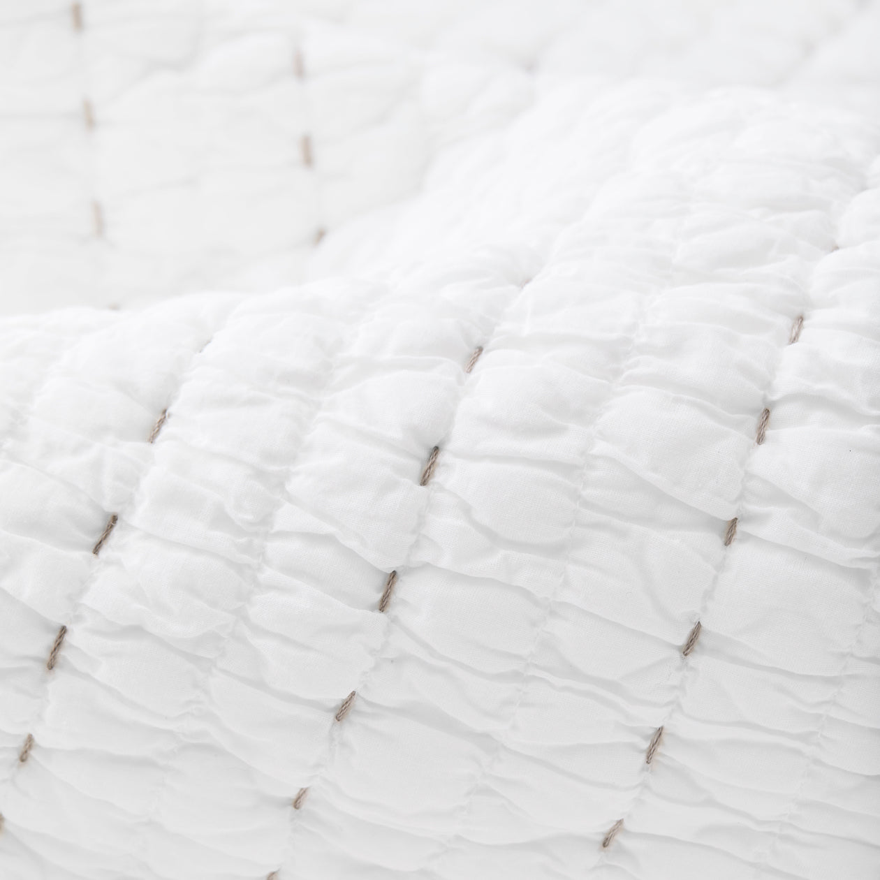 textured cotton quilt white/flax