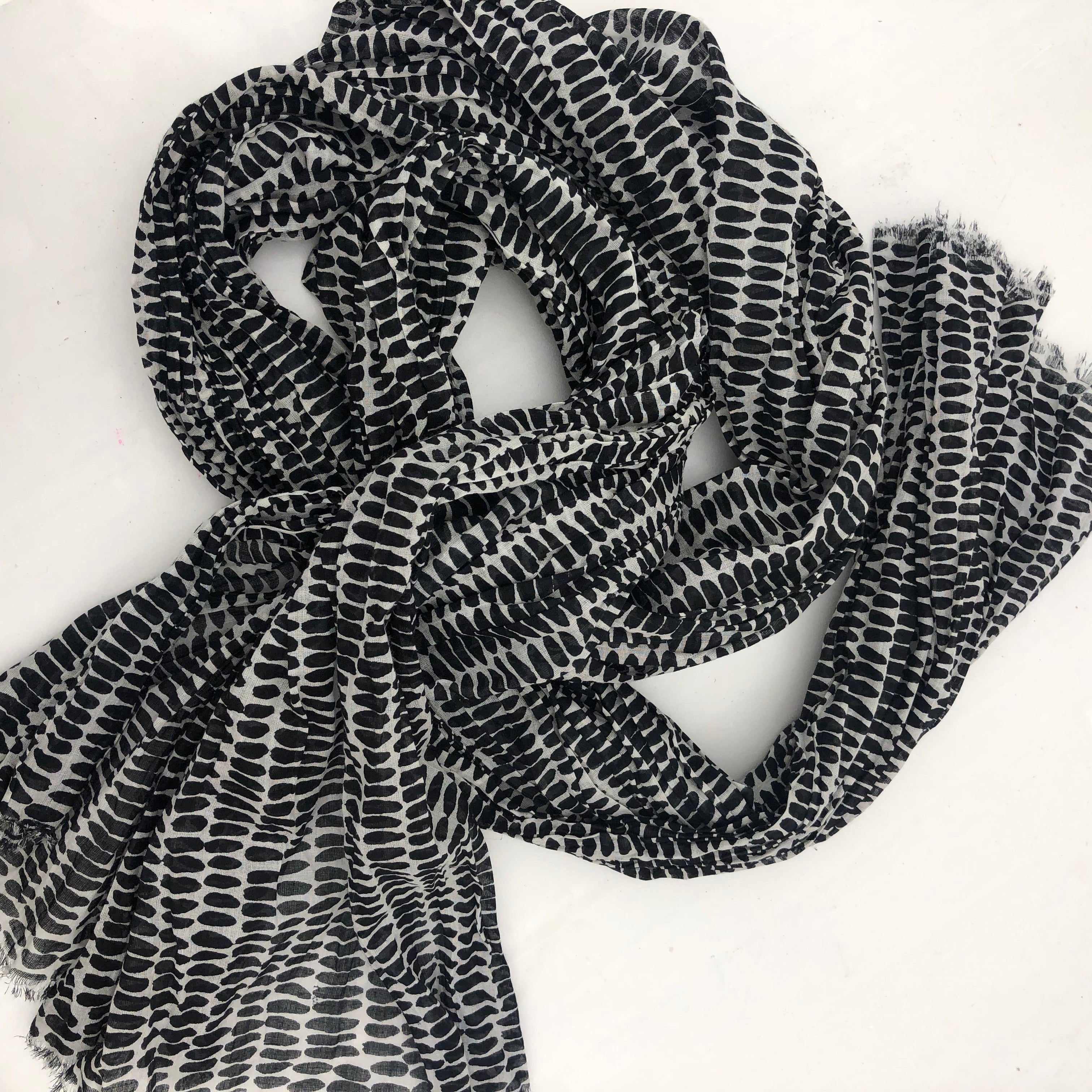 seeds black scarf